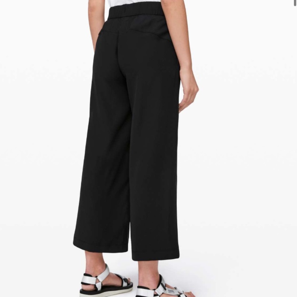Lululemon On the Fly Wide-Leg 7/8 Pant Woven size 6 - Picture 3 of 10